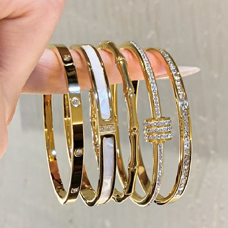 Gold plated bracelet for women