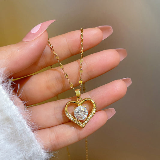 Collier avec pendentif en forme de cœur pour femme